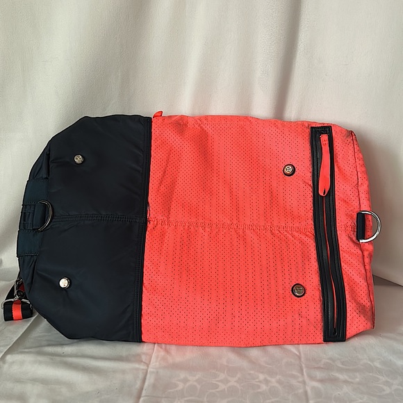 Lululemon Very Roomy Neon Orange/Navy Blue Duffel Bag - Picture 4 of 12
